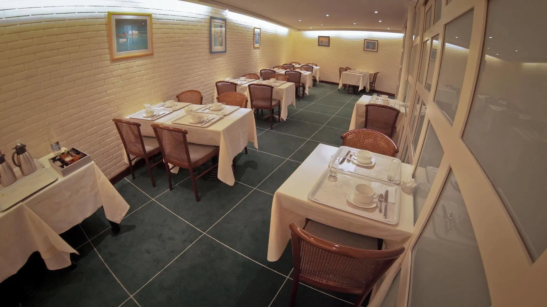 Brit Hotel Les Voyageurs 卢代阿克 3*,  法国